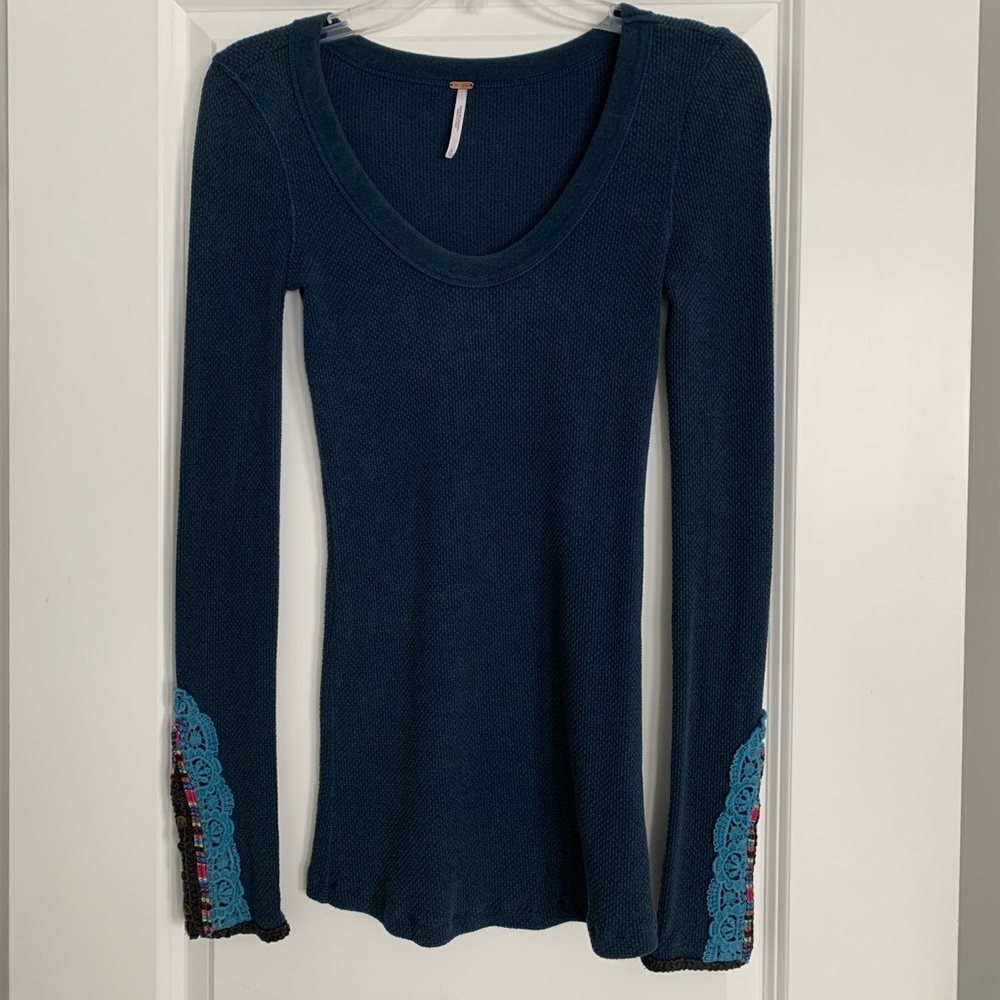 Ladies Free People long sleeve top